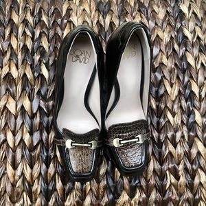 Joan & David Size: 7 1/2 M